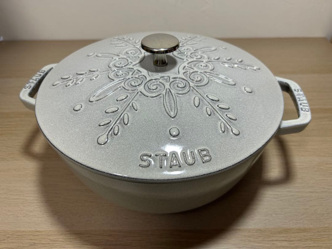 【限定】staub　ストウブ　スノーフレーク　ホワイト　24cm 3.6L