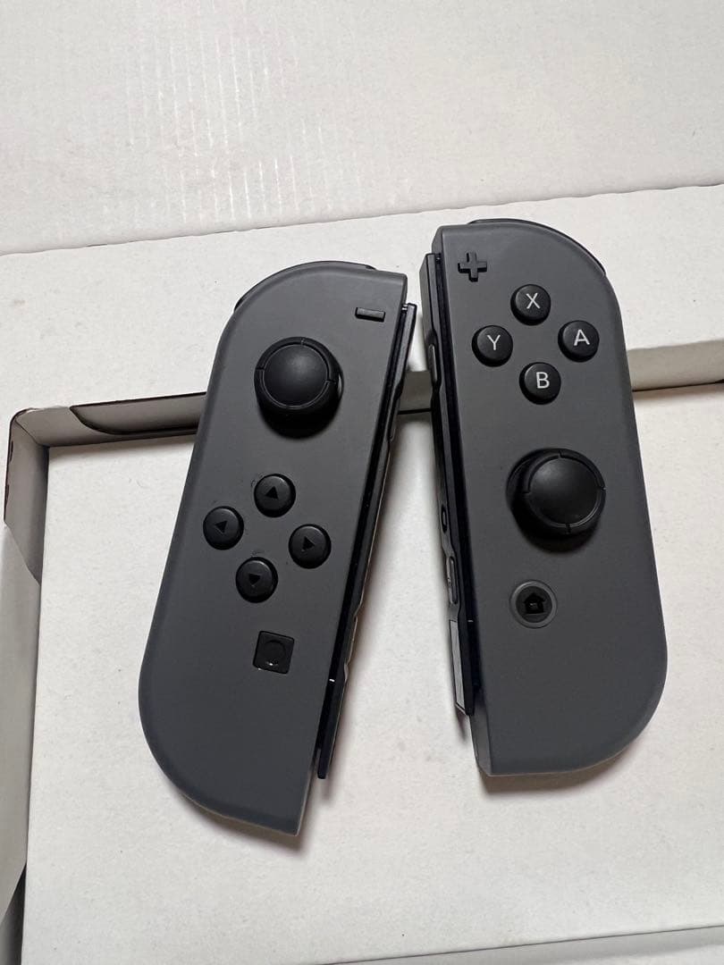 ［美品］ Nintendo Switch 本体 グレー