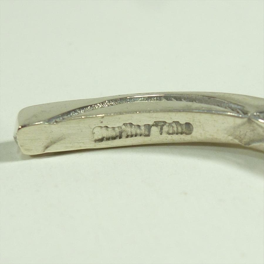 Navajo Elaine Tahe 3面スタンプ ワークバングル Ⅱ