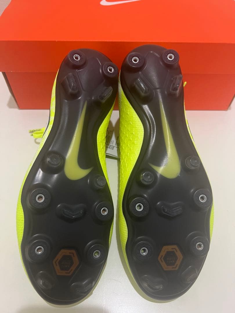 【値引相談可】ナイキ　ファントムVSNエリート