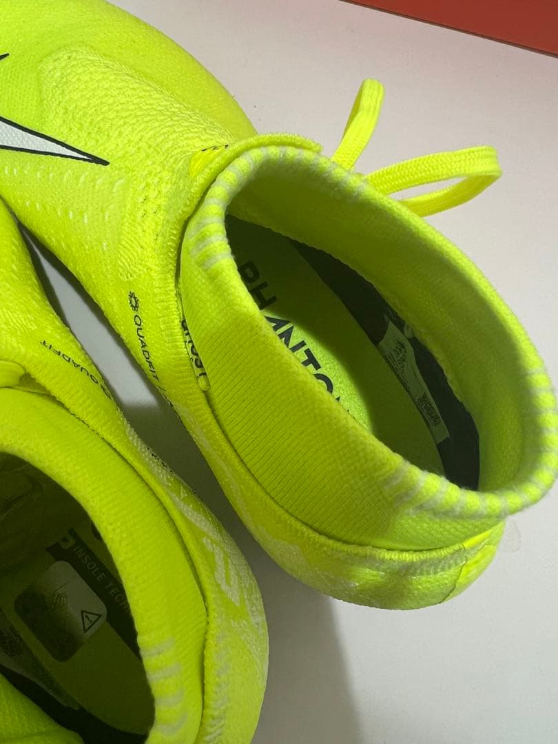 【値引相談可】ナイキ　ファントムVSNエリート