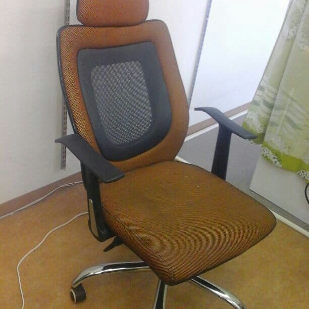 オフィスチェア　メッシュ　ナイロン