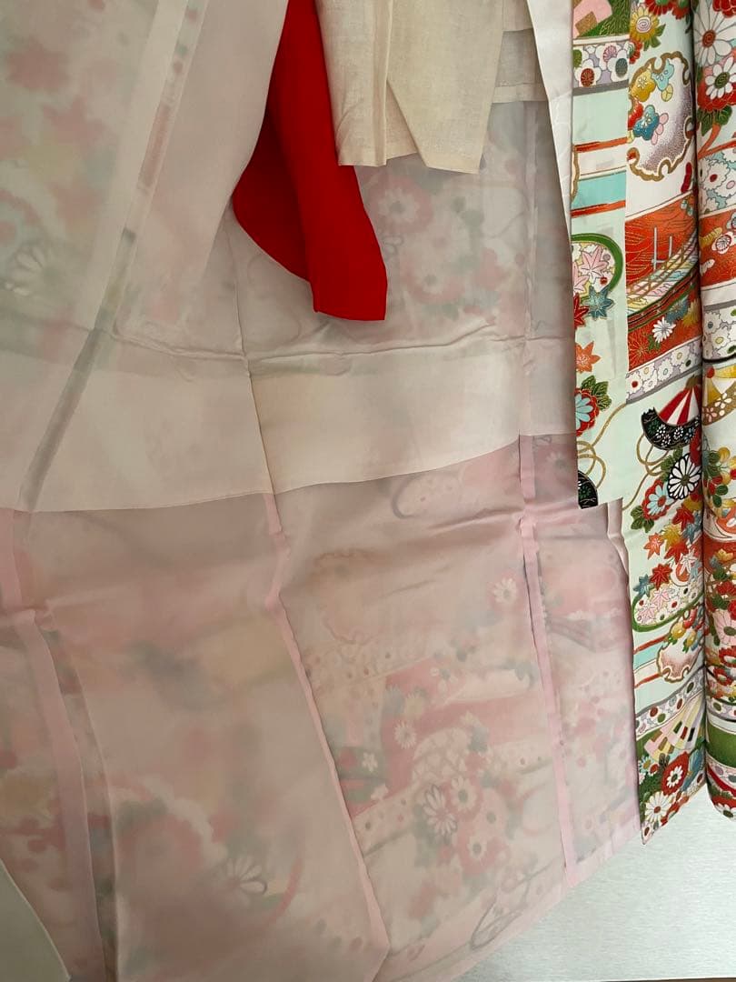 新品　未使用　高級　正絹　着物　七五三　お宮参り　しつけ付き　女子　古典柄　和柄