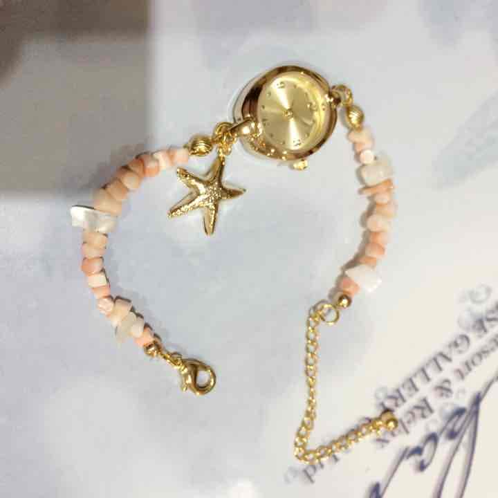 コーラル腕時計