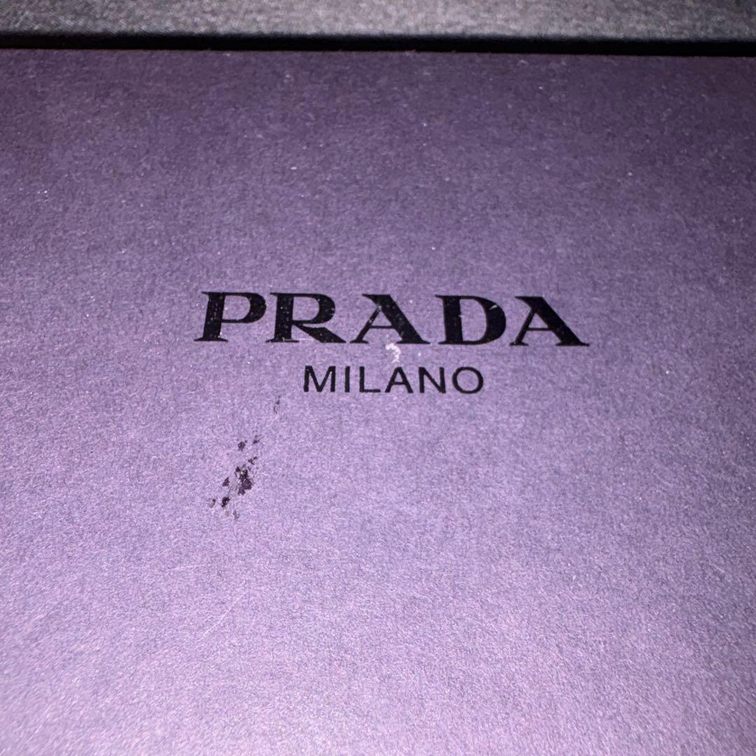 PRADA ブラック 二つ折り財布　新品未使用品
