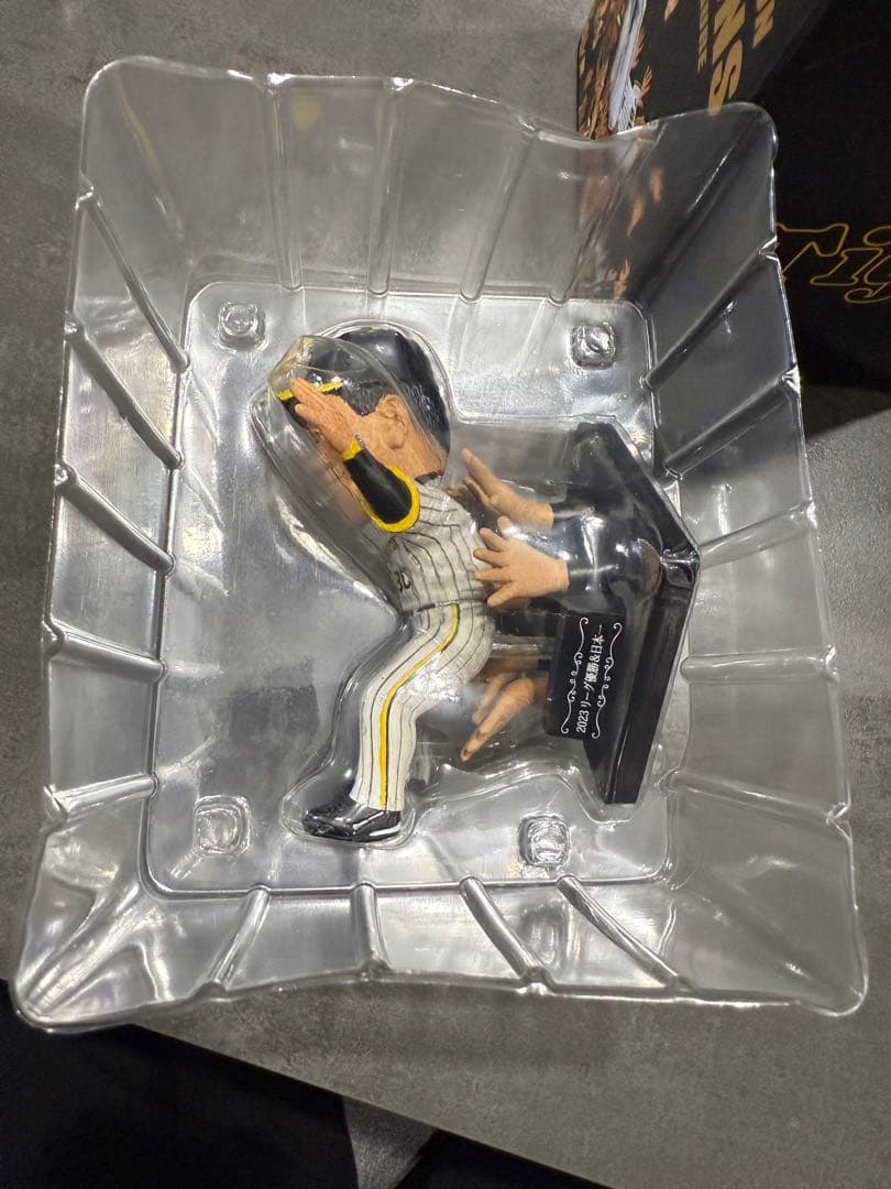 岡田彰布ボブルヘッドフィギュア