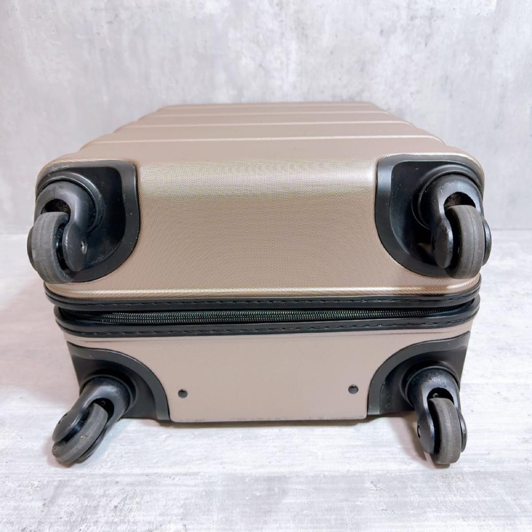 廃盤　無印良品　バーの高さを自由に調節できるストッパー付きハードキャリー 33Ｌ