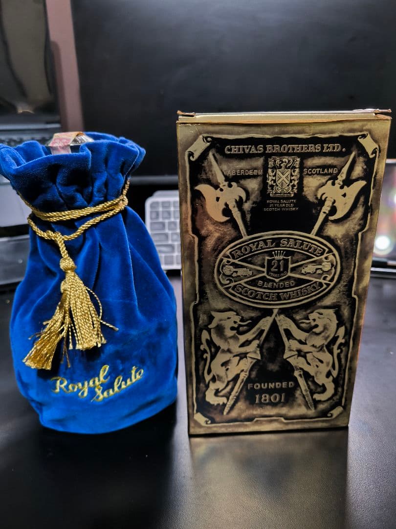 ★未開栓★シーバス・ブラザーズロイヤル・サルート21年700ml★青陶器★箱付き