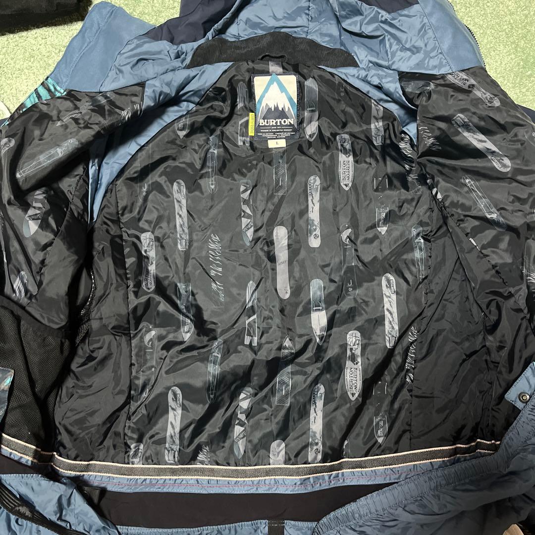 BURTONスノーボードウェアセット（ジャケット＆パンツ）