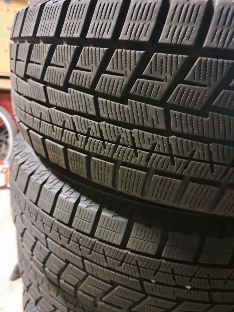 17インチ ヨコハマスタッドレスタイヤ2024年製215/60