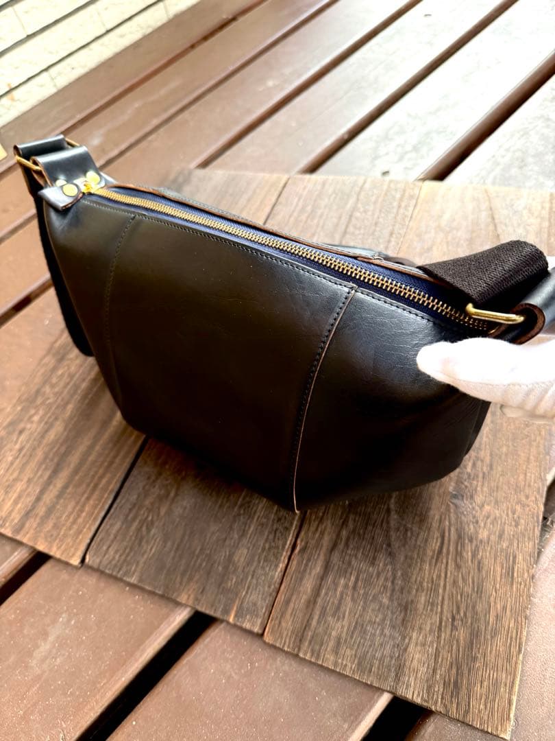 ☆ARTBROWN ボディバッグ クロムエクセル　茶芯ブラック