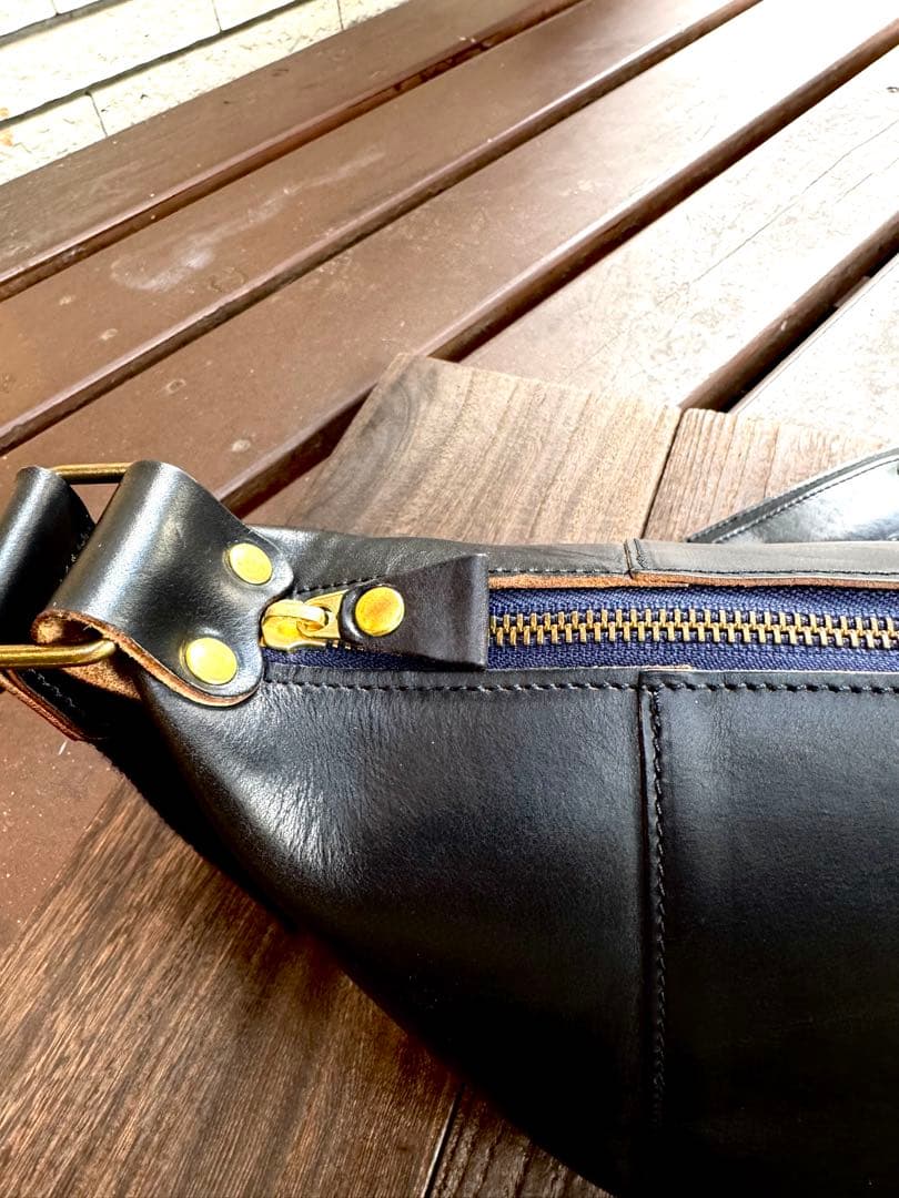 ☆ARTBROWN ボディバッグ クロムエクセル　茶芯ブラック