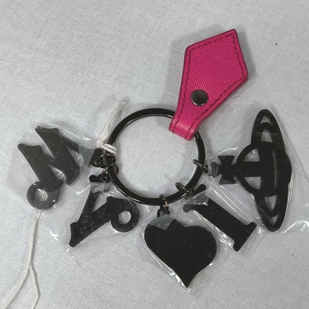 箱あり未使用品✨️　チャームが沢山❗️　ヴィヴィアンウエストウッド　キーホルダー