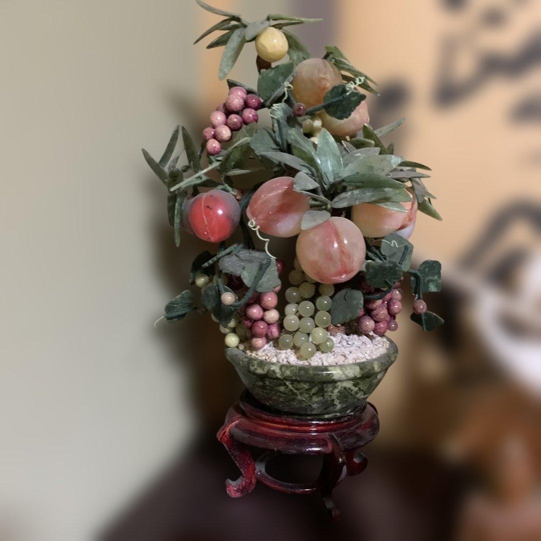 中国美術　翡翠　桃の木