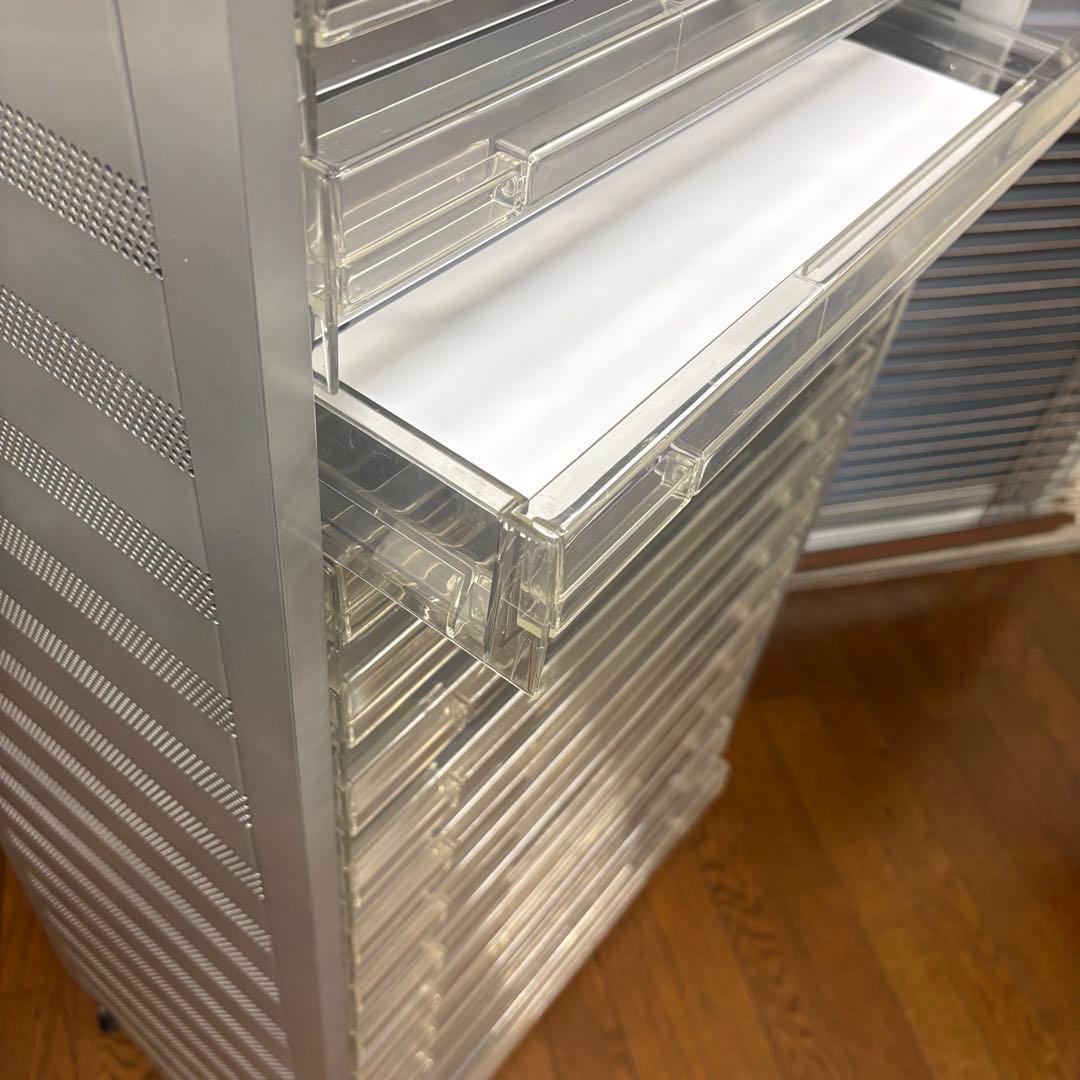 ケンジ様！スチール製キャビネット 多段式 シルバーパンチング加工　A3サイズ収納