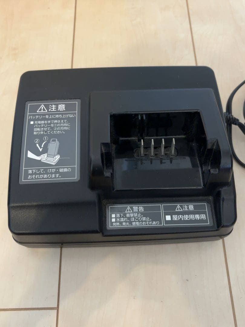 Panasonic バッテリー充電器NKJ073Ｚ