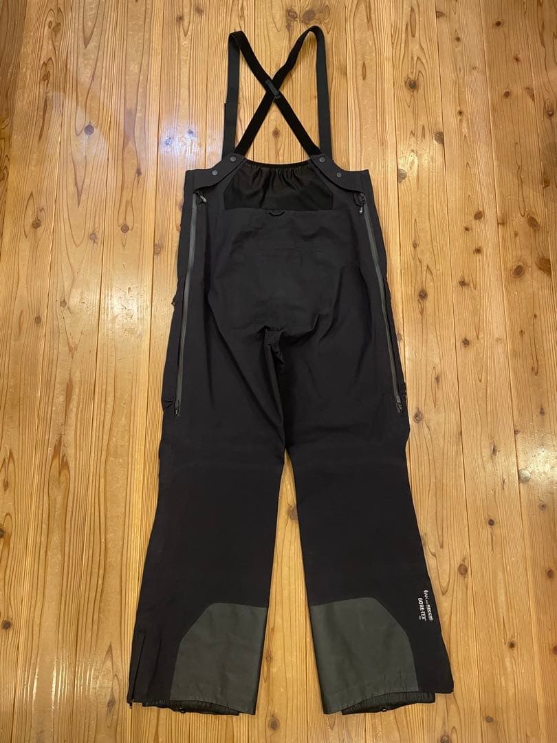 Burton AK457 GORE-TEX Pro ビブパンツ