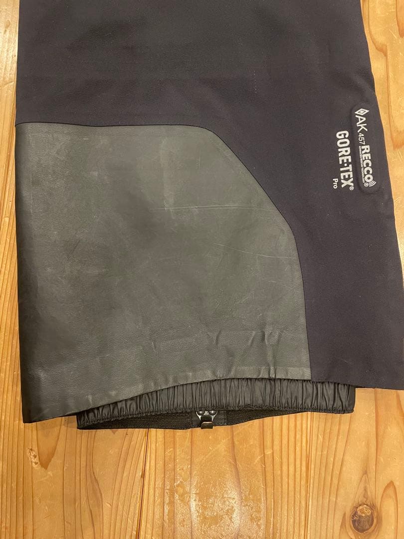 Burton AK457 GORE-TEX Pro ビブパンツ