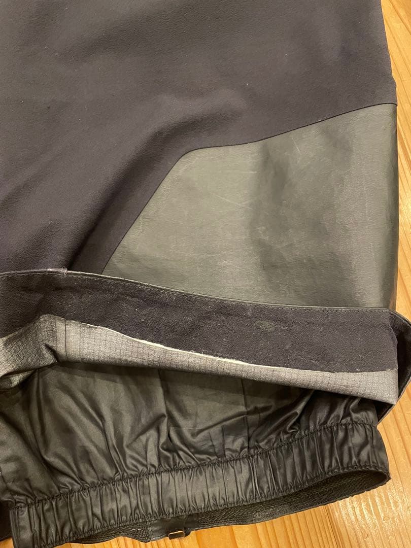 Burton AK457 GORE-TEX Pro ビブパンツ