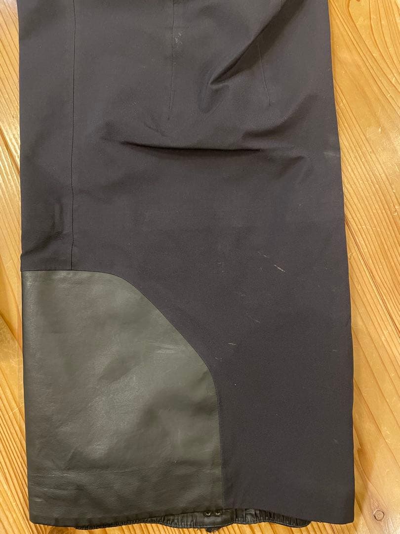 Burton AK457 GORE-TEX Pro ビブパンツ