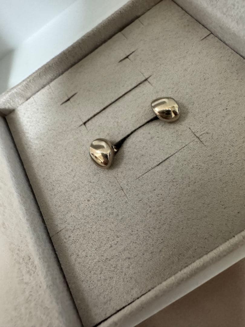 ete ロウ ピアス ゴールド