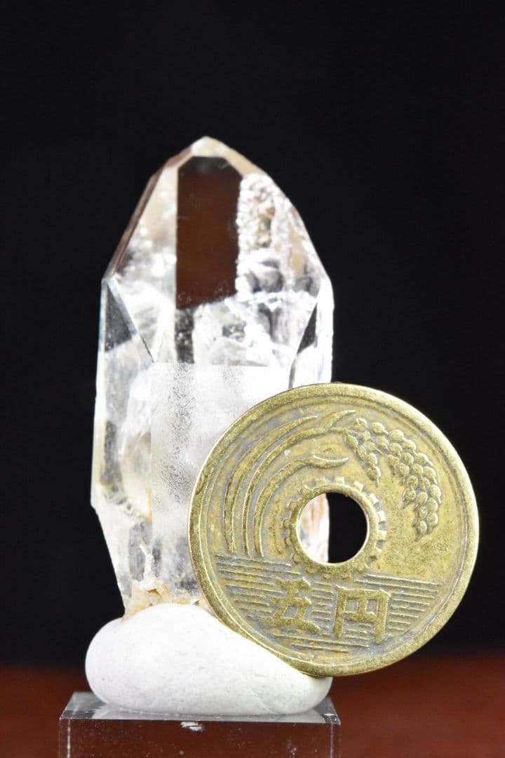 ガネーシュヒマール ラパ産 貫入水晶