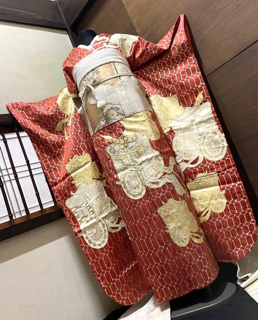 振袖 フルセット6点サイズM〜Ｌ駒刺繍　御所車文　金彩　正絹