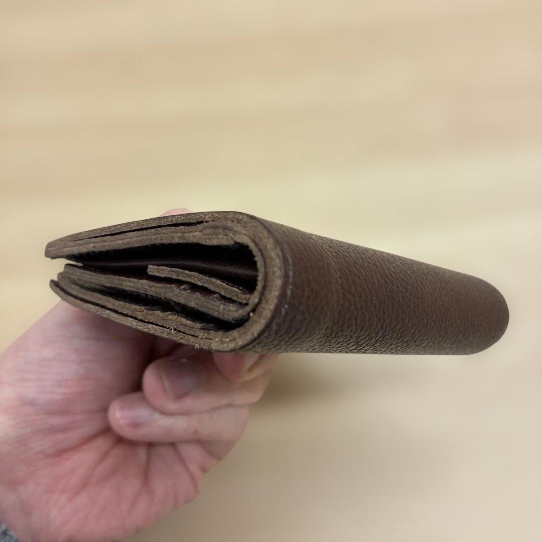 美品　イルビゾンテ　折り財布　オールレザー　ロゴ刻印　ダークブラウン