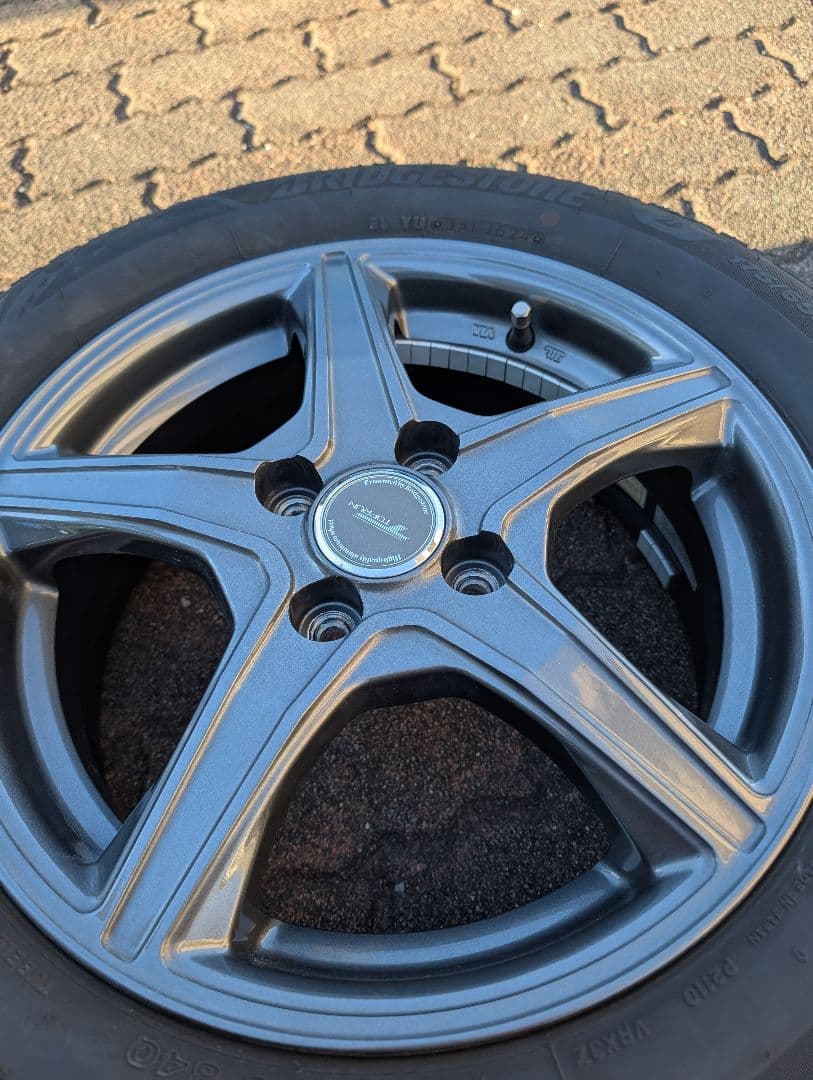 ブリヂストン　ブリザック vrx3 175/65r15 24年製　高品質　イボ付