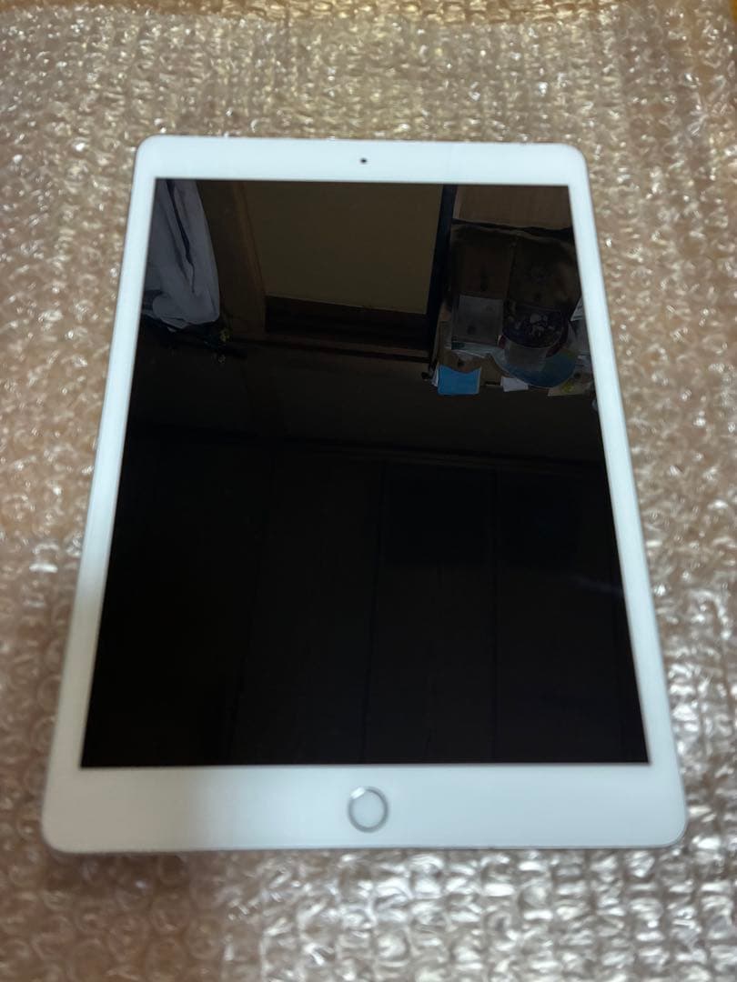 Apple iPad (第7世代) 32GB シルバー セルラーモデル