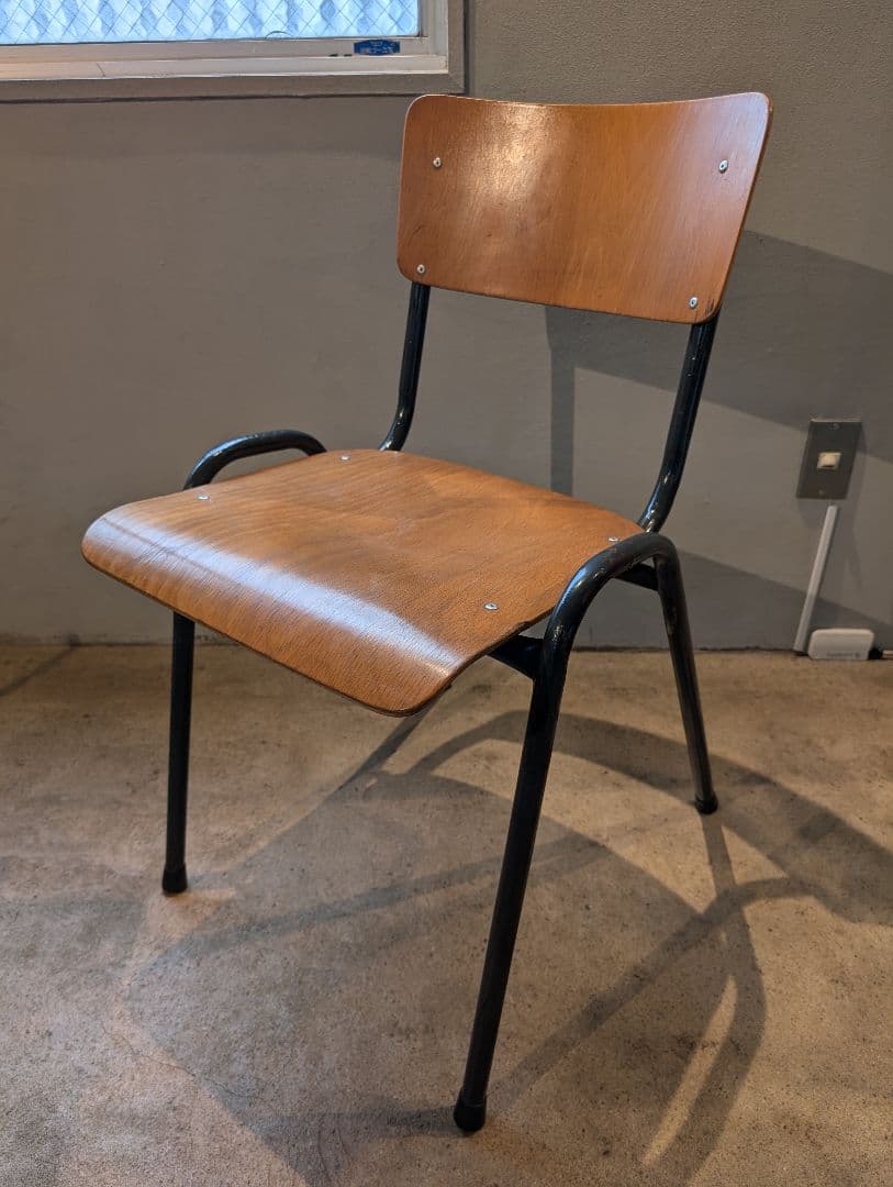椅子 EQI-55 Stacking chair