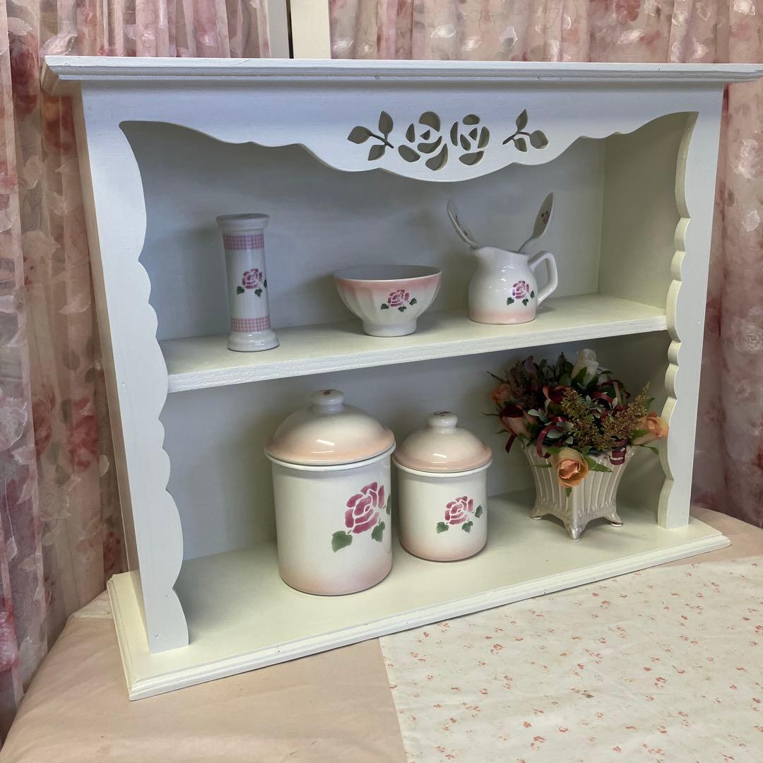 【在庫処分セール　限定１台】薔薇のカッティングのワイド型シェルフ