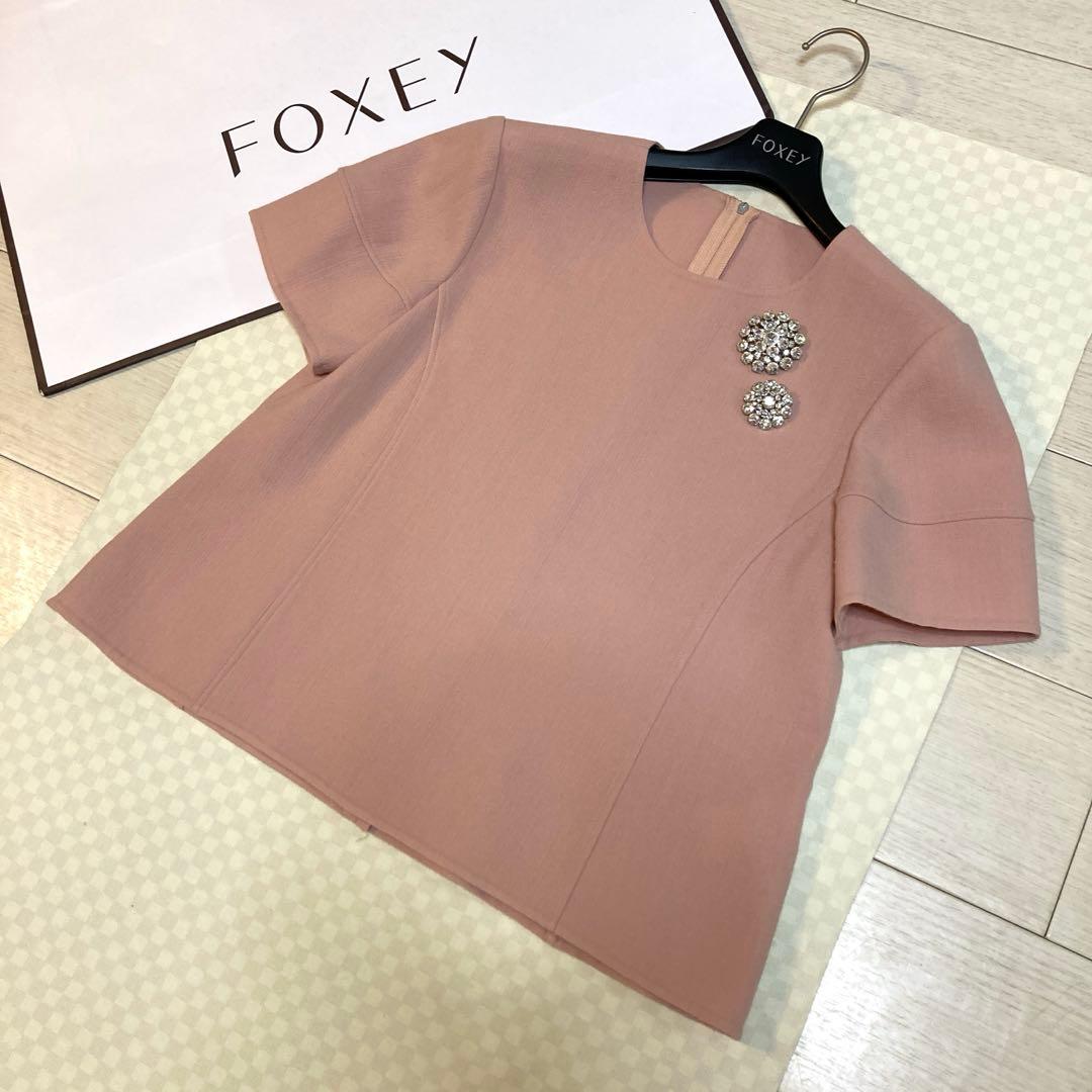 2024年♡ 美品¥79,200♡ FOXEY ウールトップ\"SAVOY\"