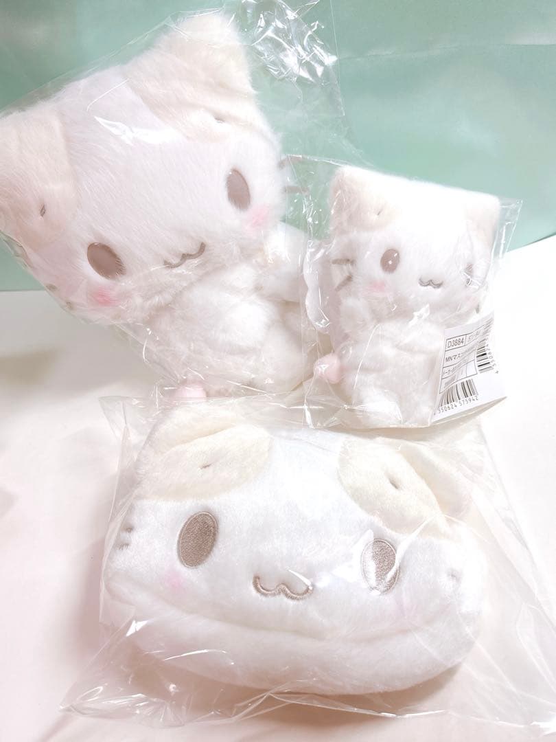 【にゃんこ】サンリオ しろふわ雲でおひるね マシュマロみたいなふわふわにゃんこ