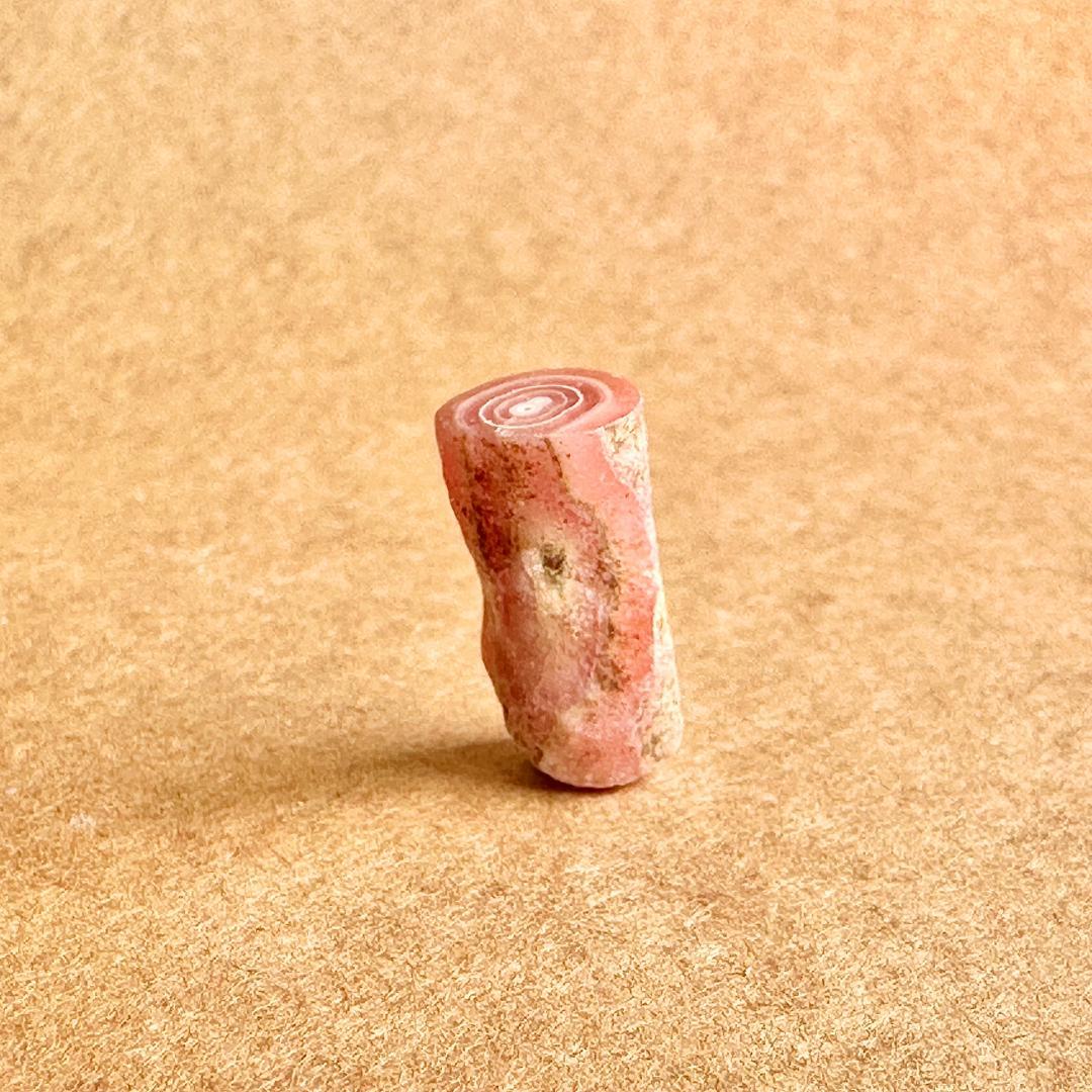 インカローズ ロードクロサイト 原石 天然石 パワーストーン 鉱物 B24