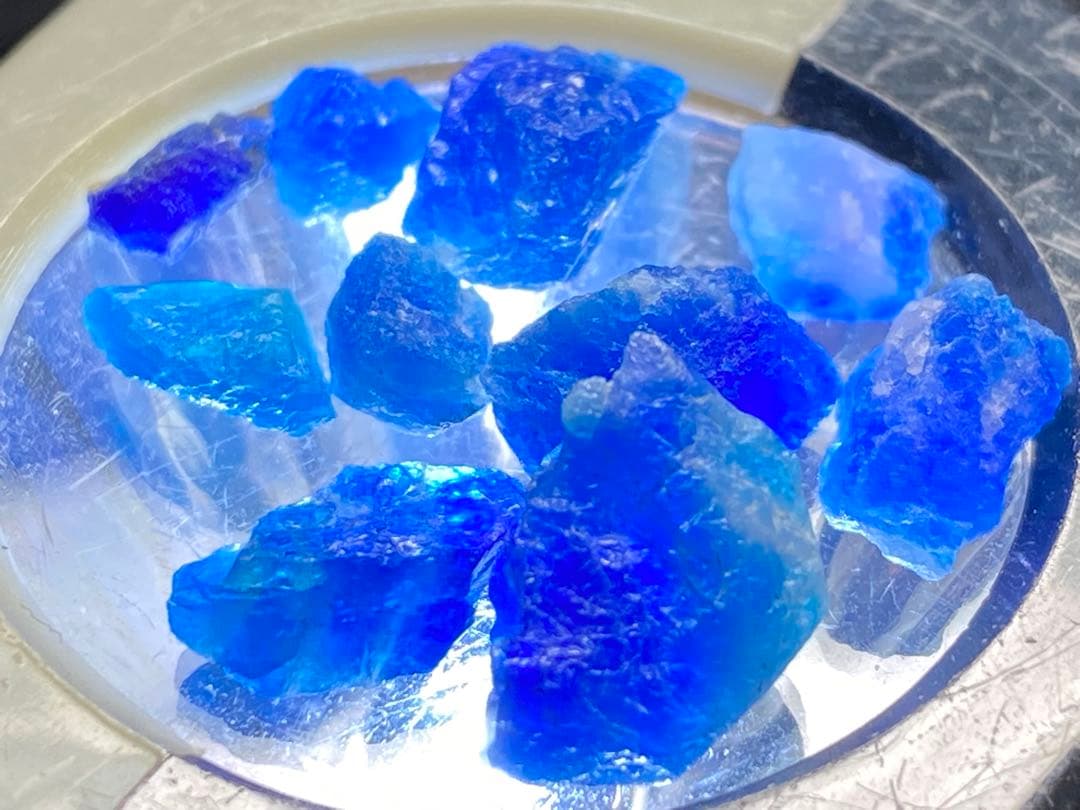 ハユーン　クリスタル　アウイン　アウイナイト　10ct コバルトブルー