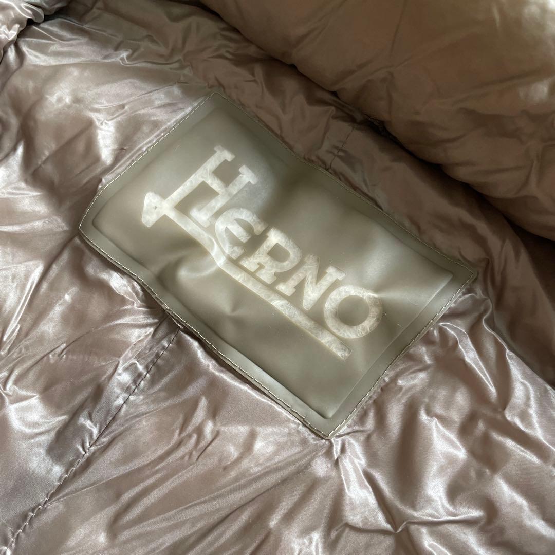 HERNO フード付きダウンベスト ベージュ