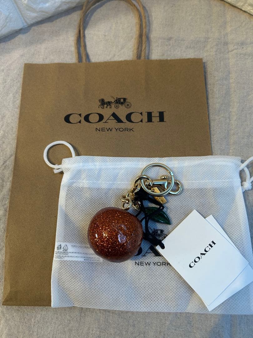 コーチ　アップル　キーホルダー・キーリング・バックチャーム！