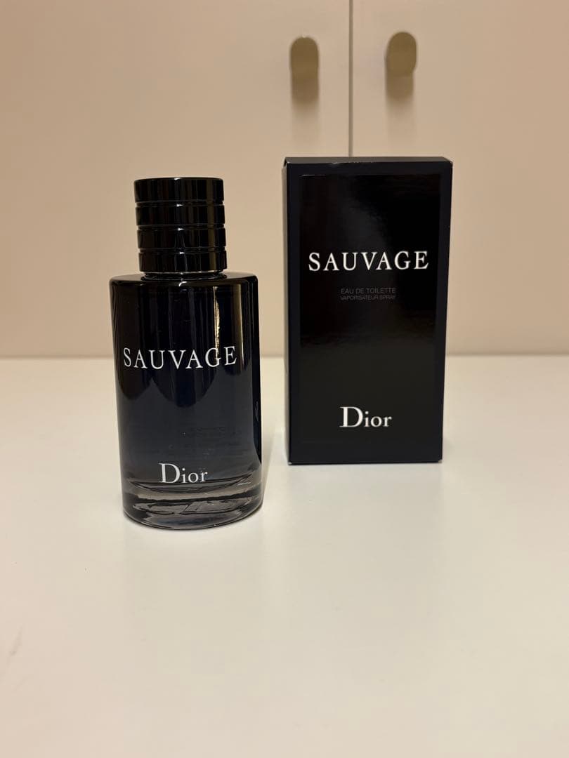 Dior SAUVAGE Eau de Toilette 箱付き