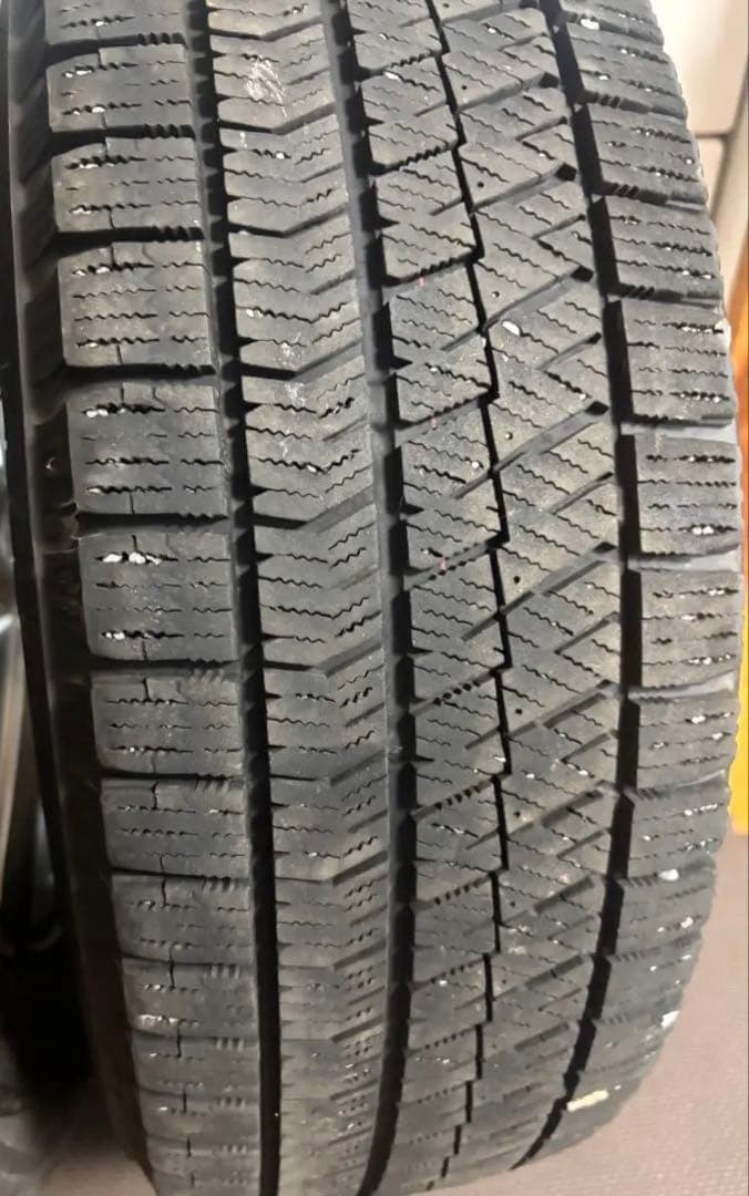 ヴォクシー 60純正15インチ スタッドレスタイヤ4本セットバリ溝ブリヂストン