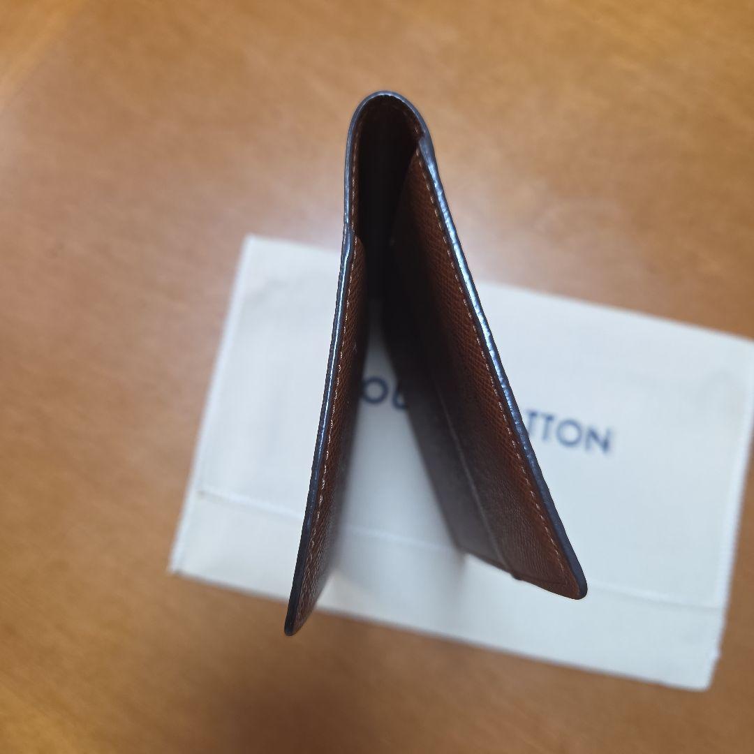 ルイヴィトンパスポートケースモノグラム。