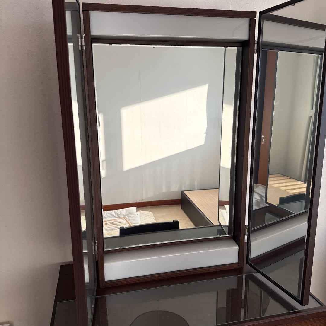 三面鏡ドレッサー