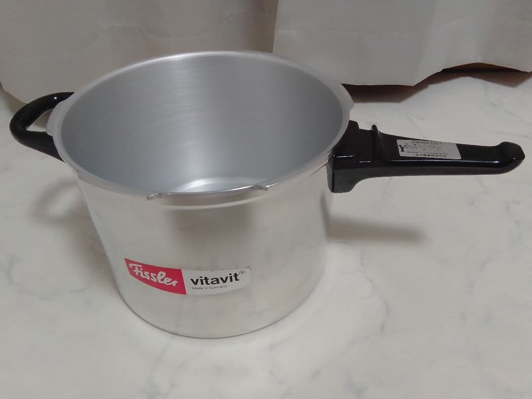 ☆未使用☆ フィスラー ビタビット ロイヤル 6L 圧力鍋 IH不可 片手鍋