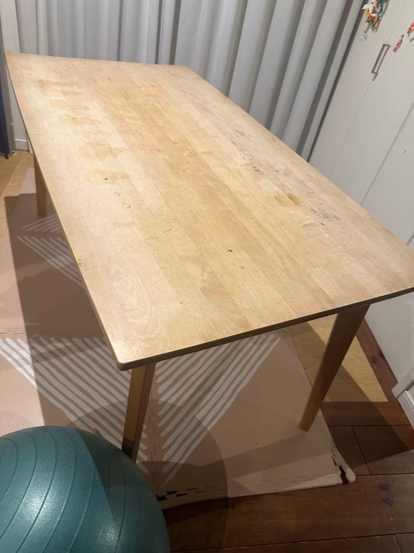 木製ダイニングテーブル