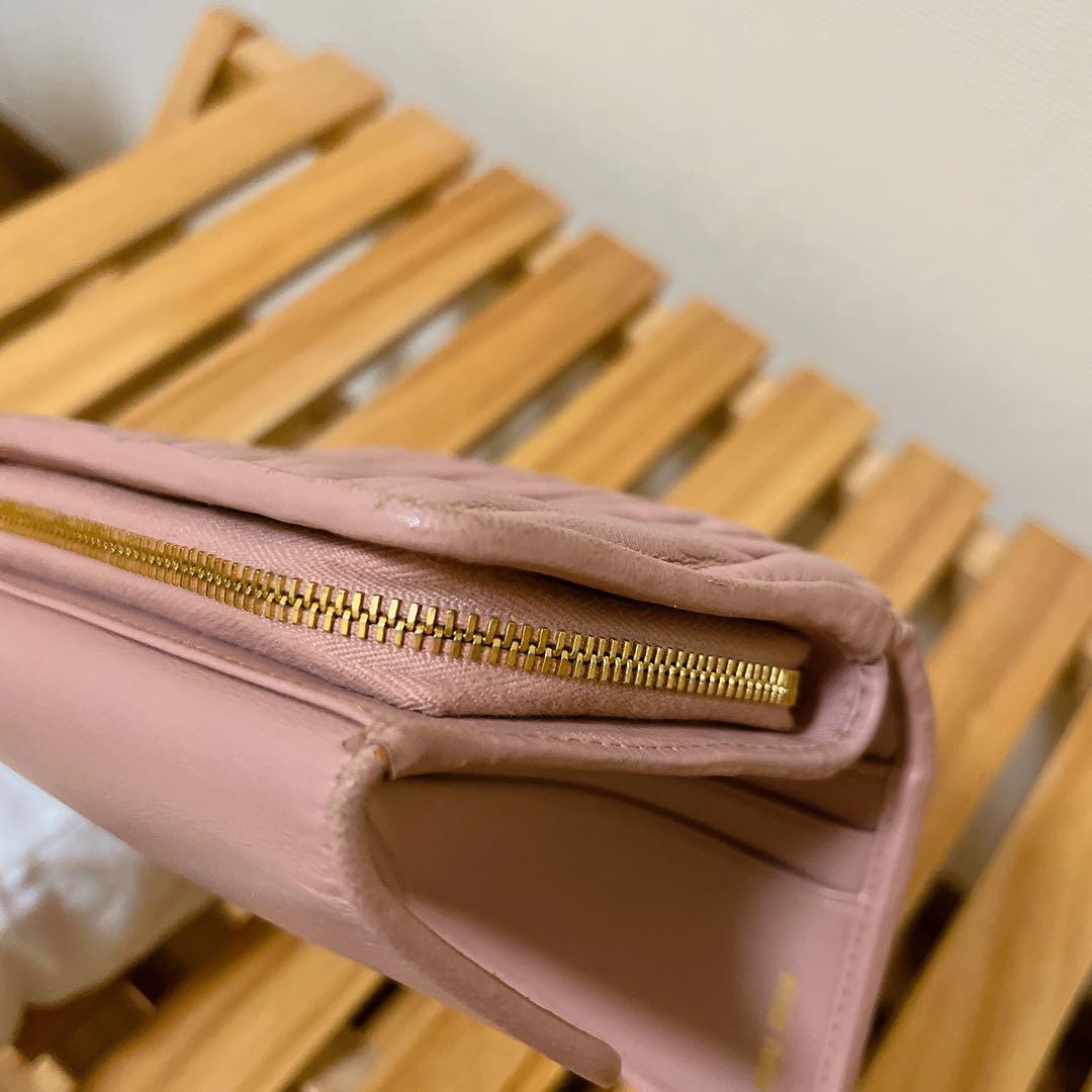 MIU MIU 二つ折り財布　マテラッセ ピンク