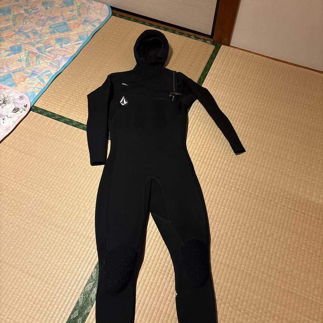 Volcom ブラック フルスーツ フード付きサイズL