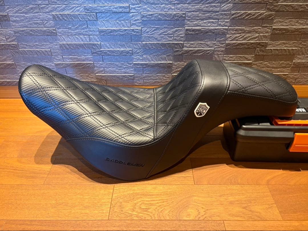 Saddlemen Pro Series SDC パフォーマンスグリッパーシート