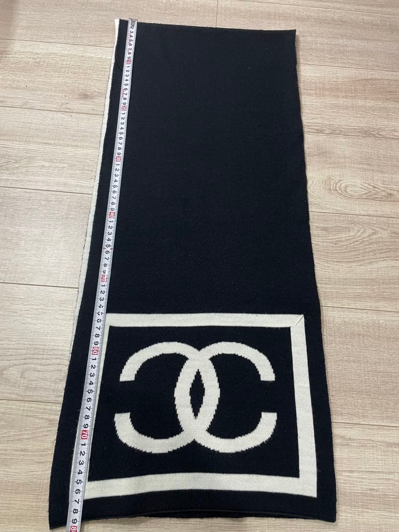 CHANEL ロゴ入り マフラー 黒/白