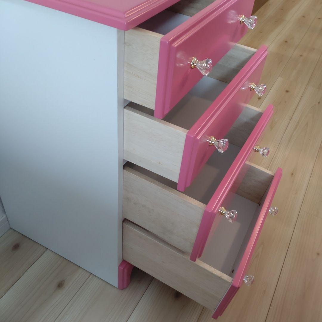 ピンキーライティング　アルファタカバ　ピンクの木製チェスト タンス　箪笥