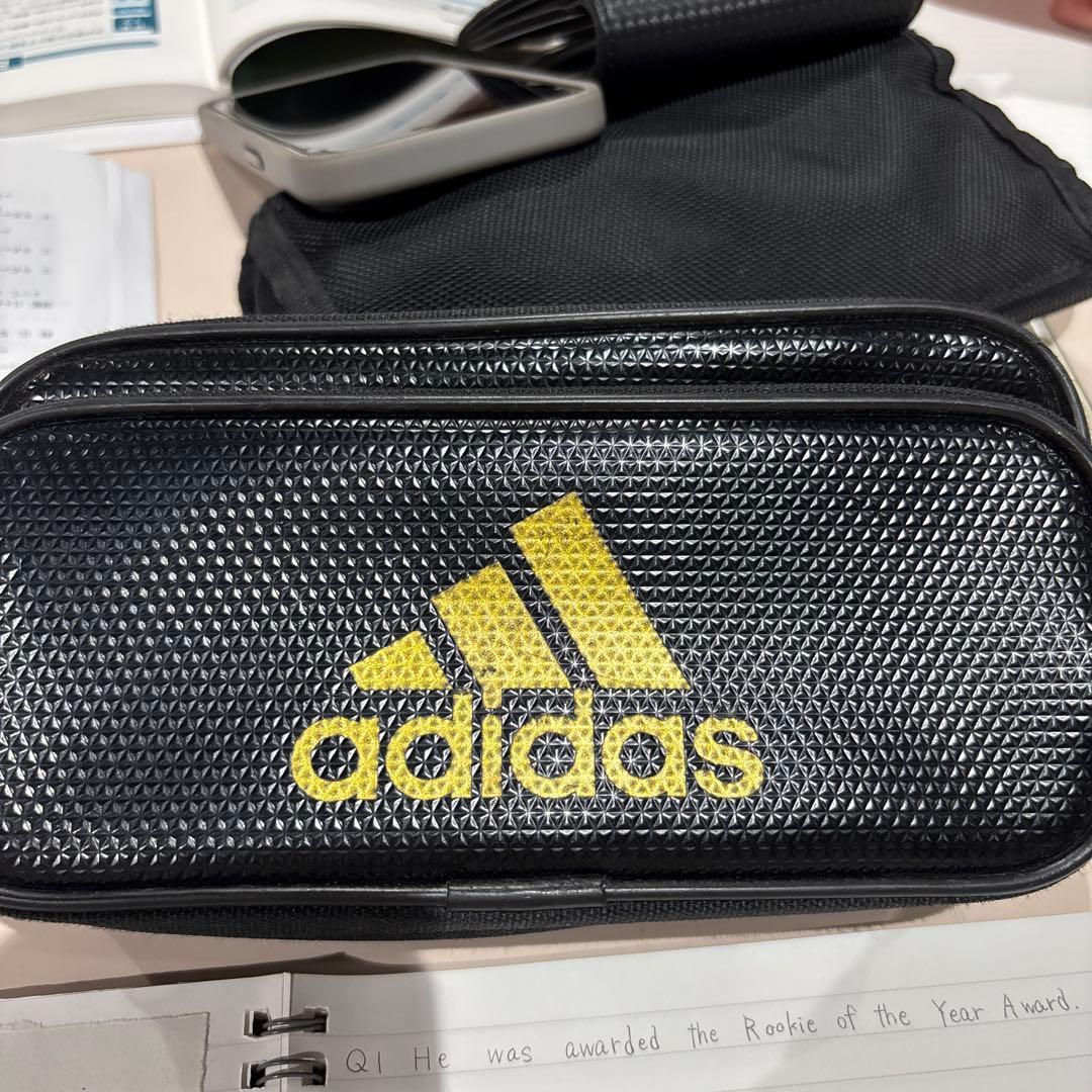 adidas筆箱